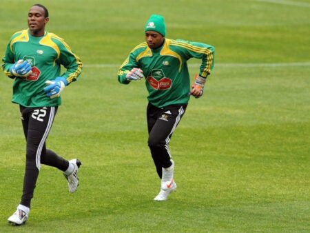 Khune’s Quirky Revelation: Baloyi’s Gloves Doubled as My Pillow