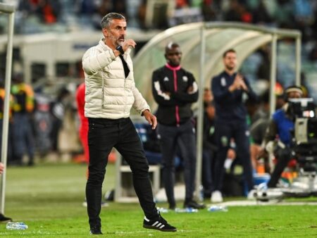 Riveiro Clarifies Decision to Sub Ndlondlo After 20 Minutes