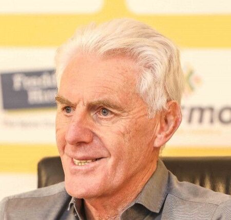 Broos Sees Silver Lining in Chiefs’ and Sundowns’ Carling Knockout Exit