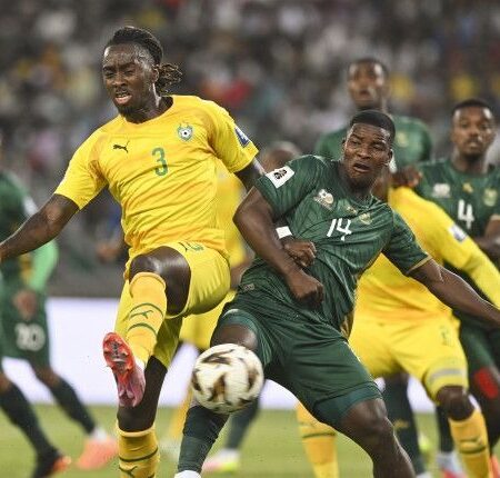 Arubi Denies Bafana as Zimbabwe Hold Firm in Goalless First Half
