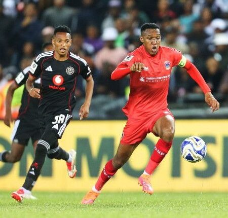 Makgopa and Appollis Fire Pirates Level With Sundowns
