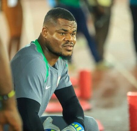 Chiefs Target Nigerian International Nwabali in Goalkeeping Shake-Up