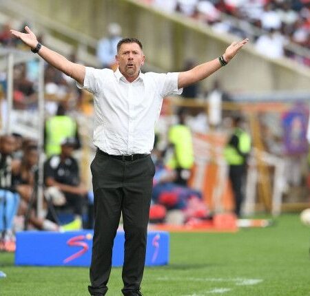 Tinkler Praises “Solid” Defence After Gritty Draw with Pirates